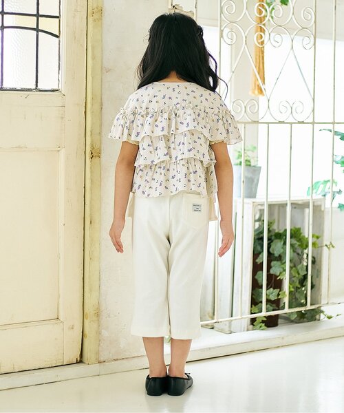 Seraph(セラフ)の「羽織にもなる前あきフリルブラウス_ジュニア対応(シャツ/ブラウス・キッズ・オフホワイト/アイボリー/ブラック・140/130/120/110/100/90/80)」の6枚目の写真