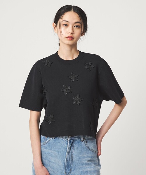 EMMEL REFINES（エメルリファインズ）の「＜EMMEL REFINES＞EM HW フラワーモチーフ ショートスリーブ ニット（ニット/セーター・レディース・ホワイト/ブラック・FREE）」の2枚目の写真