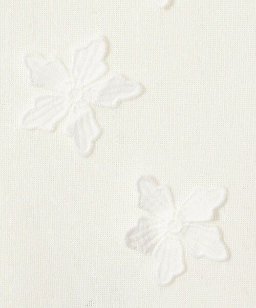 EMMEL REFINES（エメルリファインズ）の「＜EMMEL REFINES＞EM HW フラワーモチーフ ショートスリーブ ニット（ニット/セーター・レディース・ホワイト/ブラック・FREE）」の16枚目の写真