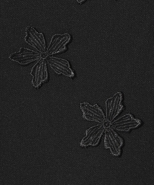 EMMEL REFINES（エメルリファインズ）の「＜EMMEL REFINES＞EM HW フラワーモチーフ ショートスリーブ ニット（ニット/セーター・レディース・ホワイト/ブラック・FREE）」の21枚目の写真