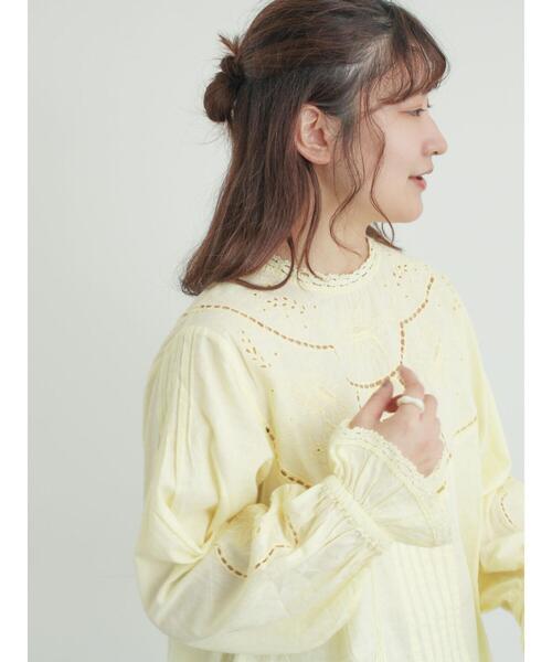TSUHARU by Samansa Mos2（ツハルバイサマンサモスモス）の「ドビーカットワーク刺繍ブラウス（シャツ/ブラウス・レディース・オフホワイト/イエロー/グレー・F）」の15枚目の写真