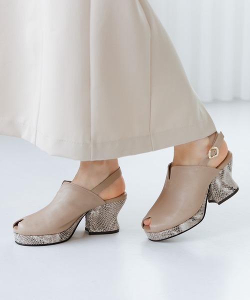 HIMIKO（ヒミコ）の「【HIMIKO】【撥水】ピープトゥカバードサンダル/661206（サンダル・レディース・ブラック/ブルー系その他/ベージュ・23.5cm/23.0cm/25.5cm/24.5cm/22.0cm/22.5cm/25.0cm/24.0cm）」の2枚目の写真