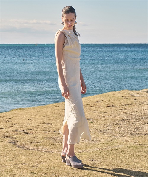 HIMIKO（ヒミコ）の「【HIMIKO】【撥水】ピープトゥカバードサンダル/661206（サンダル・レディース・ブラック/ブルー系その他/ベージュ・23.5cm/23.0cm/25.5cm/24.5cm/22.0cm/22.5cm/25.0cm/24.0cm）」の3枚目の写真