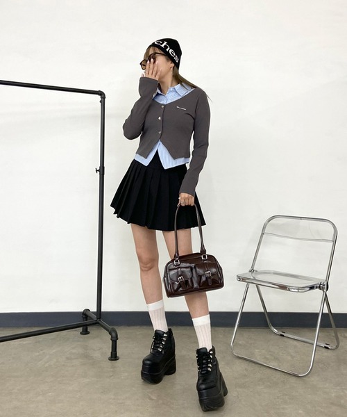 non-hedge（ノンヘッジ）の「シャツレイヤード風ショート丈トップス（Tシャツ/カットソー・レディース・チャコールグレー/オフホワイト/ブラック・FREE）」の22枚目の写真