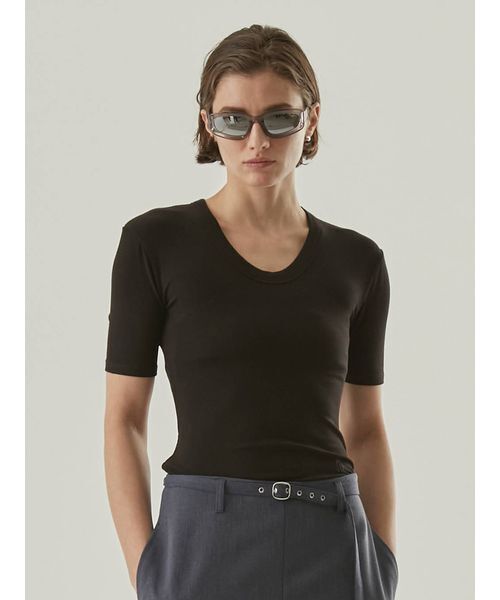 Henon.(ヘノン)の「Uネックボディスーツ(Tシャツ/カットソー・レディース・ブラック/アイボリー/グレー・F)」の16枚目の写真