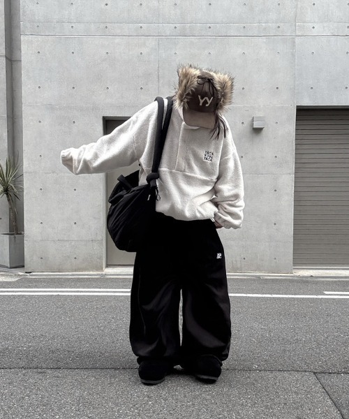 YACA(ヤーカ)の「Half Button Boa Tops/ハーフボタンボアトップス【unisex item】(その他アウター・レディース・ブラック/アイボリー・FREE)」の16枚目の写真