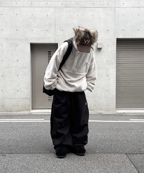 YACA(ヤーカ)の「Half Button Boa Tops/ハーフボタンボアトップス【unisex item】(その他アウター・レディース・ブラック/アイボリー・FREE)」の17枚目の写真