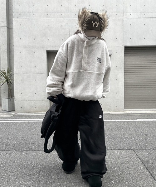 YACA(ヤーカ)の「Half Button Boa Tops/ハーフボタンボアトップス【unisex item】(その他アウター・レディース・ブラック/アイボリー・FREE)」の21枚目の写真