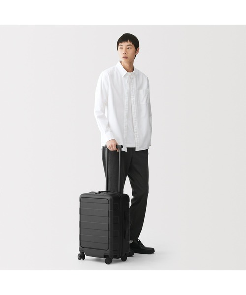 無印良品(ムジルシリョウヒン)の「バーを自由に調節できる フロントオープンキャリーケース(32L)(スーツケース/キャリーバッグ・レディース・ベージュ/ブラック・FREE)」の4枚目の写真