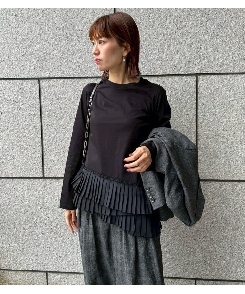 LE CIEL BLEU(ルシェルブルー)の「ロングスリーブジャージートップw/フリルヘム / Long Sleeve Jersey Top w/Frilled Hem(Tシャツ/カットソー・レディース・ホワイト/チャコールグレー/ブラック・36)」の2枚目の写真