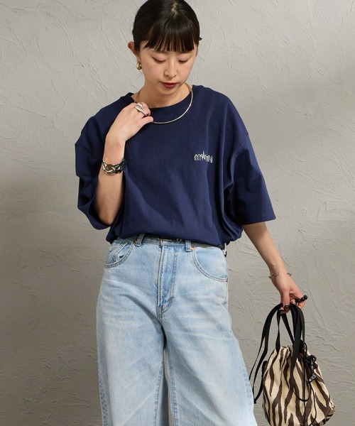 Manhattan Portage（マンハッタンポーテージ）の「[MANHATTAN PORTAGE/マンハッタンポーテージ] 別注 アーチプリント Tシャツ（Tシャツ/カットソー・レディース・ホワイト/ネイビー・XL/L/M/S）」の21枚目の写真