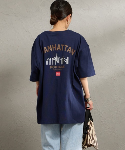 Manhattan Portage（マンハッタンポーテージ）の「[MANHATTAN PORTAGE/マンハッタンポーテージ] 別注 アーチプリント Tシャツ（Tシャツ/カットソー・レディース・ホワイト/ネイビー・XL/L/M/S）」の6枚目の写真