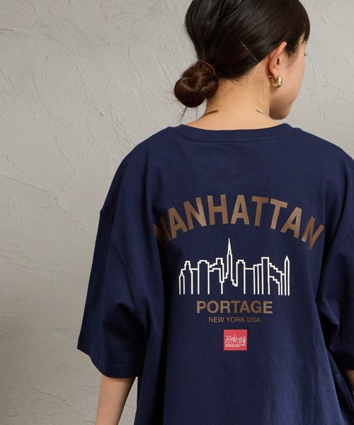 Manhattan Portage（マンハッタンポーテージ）の「[MANHATTAN PORTAGE/マンハッタンポーテージ] 別注 アーチプリント Tシャツ（Tシャツ/カットソー・レディース・ホワイト/ネイビー・XL/L/M/S）」の9枚目の写真