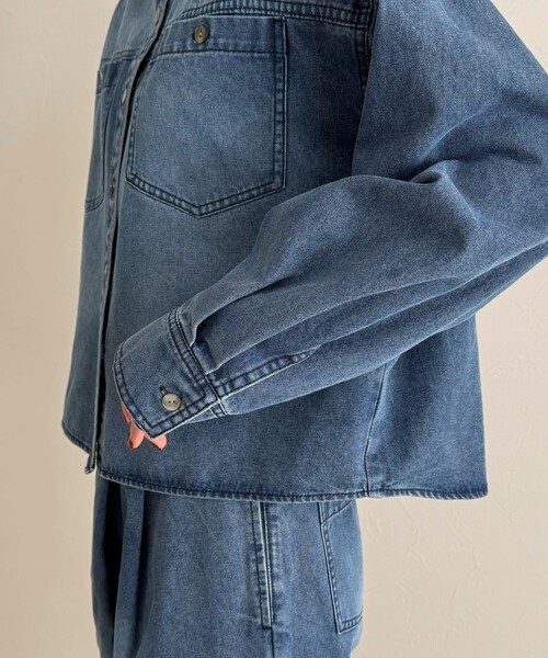 fredy emue（フレディエミュ）の「《セットアップ対応》デニムボウタイクロップドシャツ（シャツ/ブラウス・レディース・ブルー/カーキ・38）」の9枚目の写真