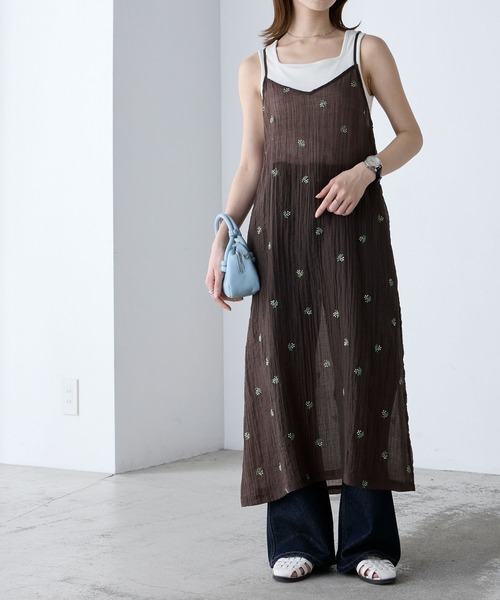 BONLECILL(ボンルシール)の「フラワー刺繍シアーキャミソールワンピース(ワンピース・レディース・ブラック/アイボリー/ブラウン・FREE)」の21枚目の写真