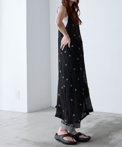 BONLECILL(ボンルシール)の「フラワー刺繍シアーキャミソールワンピース(ワンピース・レディース・ブラック/アイボリー/ブラウン・FREE)」の9枚目の写真