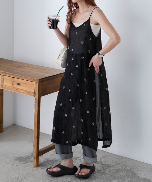 BONLECILL(ボンルシール)の「フラワー刺繍シアーキャミソールワンピース(ワンピース・レディース・ブラック/アイボリー/ブラウン・FREE)」の13枚目の写真