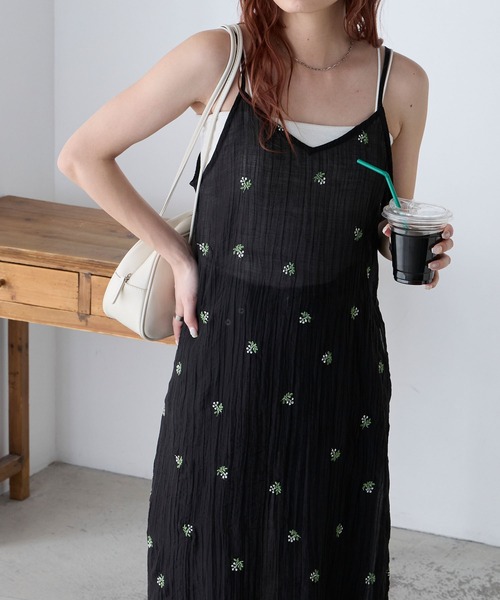 BONLECILL(ボンルシール)の「フラワー刺繍シアーキャミソールワンピース(ワンピース・レディース・ブラック/アイボリー/ブラウン・FREE)」の18枚目の写真