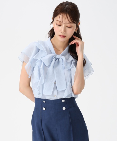 MISCH MASCH（ミッシュマッシュ）の「2026春夏新作 ボウタイフリルシアーラメブラウス（シャツ/ブラウス・レディース・グリーン/ホワイト/ブルー・ﾌﾘ-）」の6枚目の写真