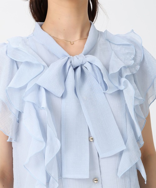 MISCH MASCH（ミッシュマッシュ）の「2026春夏新作 ボウタイフリルシアーラメブラウス（シャツ/ブラウス・レディース・グリーン/ホワイト/ブルー・ﾌﾘ-）」の13枚目の写真