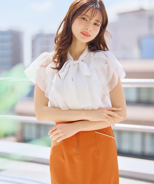 MISCH MASCH(ミッシュマッシュ)の「2026春夏新作 ボウタイフリルシアーラメブラウス(シャツ/ブラウス・レディース・グリーン/ホワイト/ブルー・フリ-)」の17枚目の写真