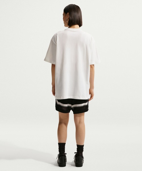 NIKE(ナイキ)の「NIKE AS WMNS NSW CLASSIC OS OC11 TEE / ナイキ ウィメンズ NSW クラシック OS OC11 T-シャツ 【SP】(Tシャツ/カットソー・レディース・ブラック/ホワイト・S/M/L)」の8枚目の写真