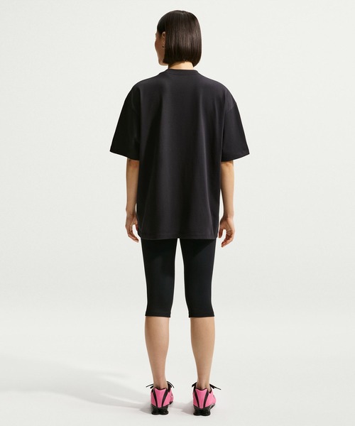 NIKE(ナイキ)の「NIKE AS WMNS NSW CLASSIC OS OC11 TEE / ナイキ ウィメンズ NSW クラシック OS OC11 T-シャツ 【SP】(Tシャツ/カットソー・レディース・ブラック/ホワイト・S/M/L)」の16枚目の写真