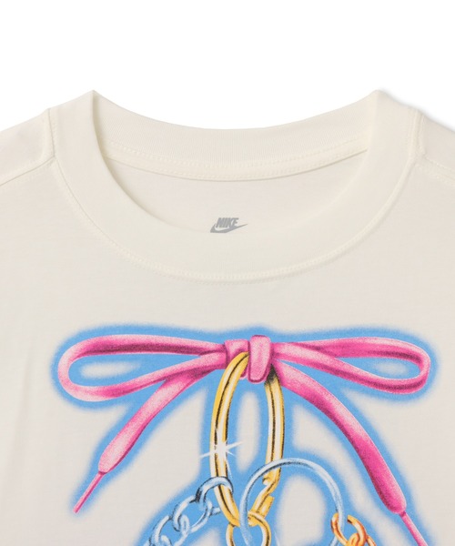 NIKE(ナイキ)の「NIKE AS WMNS NSW CLASSIC OS OC11 TEE / ナイキ ウィメンズ NSW クラシック OS OC11 T-シャツ 【SP】(Tシャツ/カットソー・レディース・ブラック/ホワイト・S/M/L)」の4枚目の写真