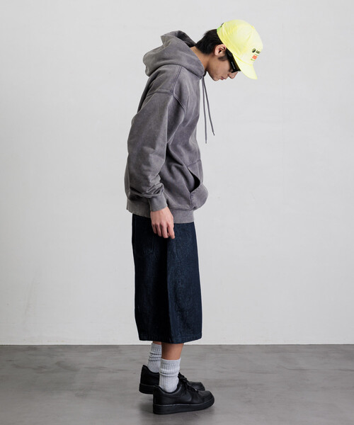 FREAK'S STORE(フリークスストア)の「FREAK’S STORE/フリークスストア ワイドシルエット ワンウォッシュ カーブデニム クロップド ショートパンツ(その他パンツ・メンズ・ライトグレー/ブラック/ネイビー/ブルー・SMALL/MEDIUM/LARGE)」の15枚目の写真