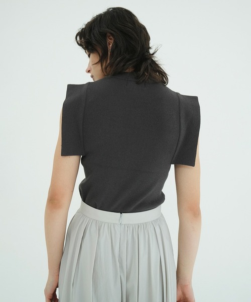 CLANE(クラネ)の「SQUARE SLEEVE KNIT TOPS(ニット/セーター・レディース・チャコールグレー/ブルー/ホワイト系/ホワイト・1/2)」の10枚目の写真