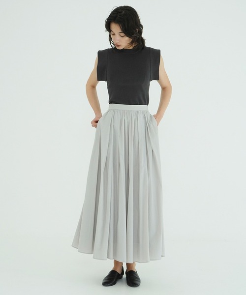 CLANE(クラネ)の「SQUARE SLEEVE KNIT TOPS(ニット/セーター・レディース・チャコールグレー/ブルー/ホワイト系/ホワイト・1/2)」の12枚目の写真