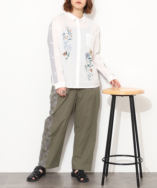 Emago(イマゴ)の「EMAGO ボタン付き配色プリントシャツ 長袖(シャツ/ブラウス・レディース・ホワイト/ピンク/ネイビー・FREE)」の10枚目の写真