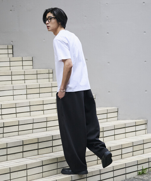 FREAK'S STORE(フリークスストア)の「<接触冷感>ワイドシルエット クールタッチ バレルレッグ スウェットパンツ 限定展開(その他パンツ・メンズ・ブラック/ダークグレー/チャコールグレー・SMALL/MEDIUM/LARGE)」の7枚目の写真