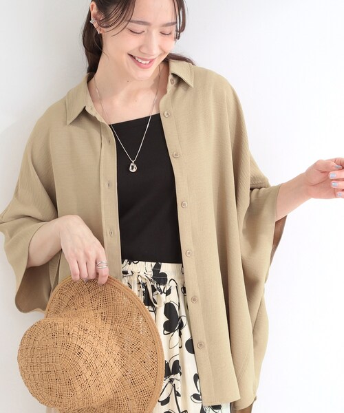 SHOO・LA・RUE(シューラルー)の「【洗濯後しわになりにくい/体型カバー】きちんとゆるっと 大人の抜け感 ポンチョ風カラーシャツ(シャツ/ブラウス・レディース・ネイビー/ベージュ/グリーン/ライトブルー/イエロー系その他/チャコールグレー/グレー・00)」の3枚目の写真