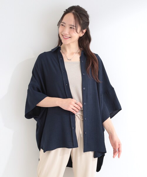 SHOO・LA・RUE(シューラルー)の「【洗濯後しわになりにくい/体型カバー】きちんとゆるっと 大人の抜け感 ポンチョ風カラーシャツ(シャツ/ブラウス・レディース・ネイビー/ベージュ/グリーン/ライトブルー/イエロー系その他/チャコールグレー/グレー・00)」の14枚目の写真