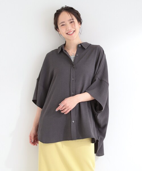 SHOO・LA・RUE(シューラルー)の「【洗濯後しわになりにくい/体型カバー】きちんとゆるっと 大人の抜け感 ポンチョ風カラーシャツ(シャツ/ブラウス・レディース・ネイビー/ベージュ/グリーン/ライトブルー/イエロー系その他/チャコールグレー/グレー・00)」の22枚目の写真