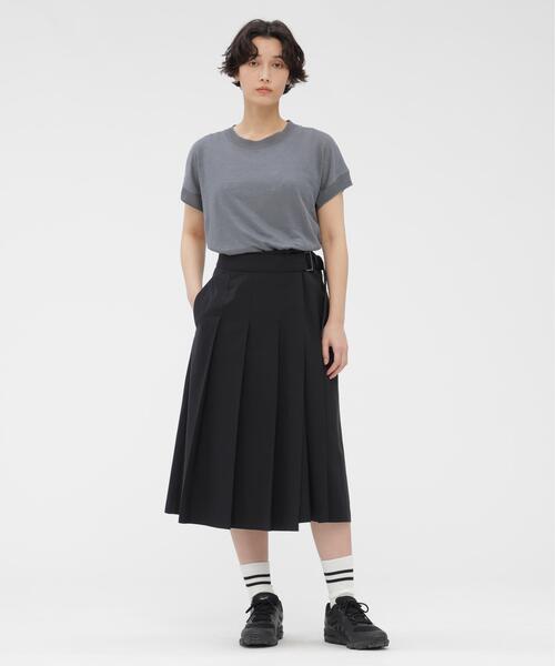 MARGARET HOWELL(マーガレットハウエル)の「LINEN JERSEY TOP(Tシャツ/カットソー・レディース・ネイビー/イエロー/グレー系その他3・2)」の4枚目の写真