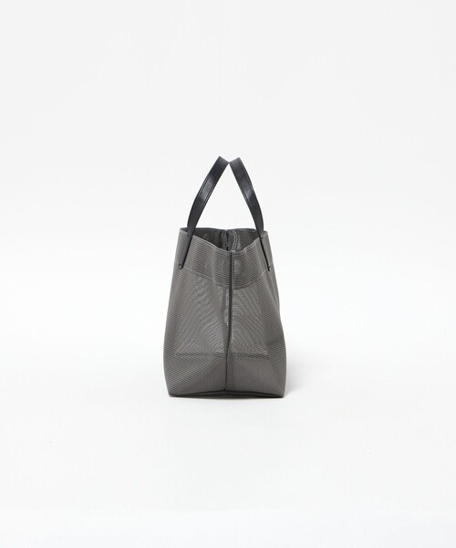 UNITED ARROWS(ユナイテッドアローズ)の「コンビ メッシュ トートバッグ L(トートバッグ・レディース・ブラック/グレー系/ベージュ/ネイビー・FREE)」の9枚目の写真
