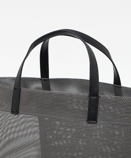 UNITED ARROWS(ユナイテッドアローズ)の「コンビ メッシュ トートバッグ L(トートバッグ・レディース・ブラック/グレー系/ベージュ/ネイビー・FREE)」の12枚目の写真