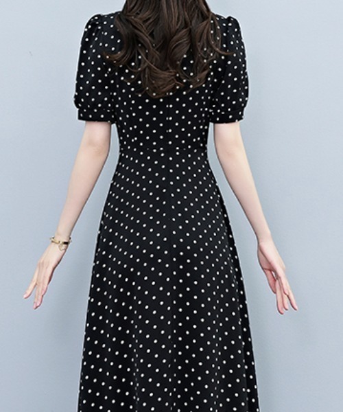 AMAJI(アマジ)の「ドット柄 ウエスト切替 ロングワンピース(ワンピース・レディース・ホワイト/ブラック・MEDIUM/X-LARGE/LARGE)」の6枚目の写真