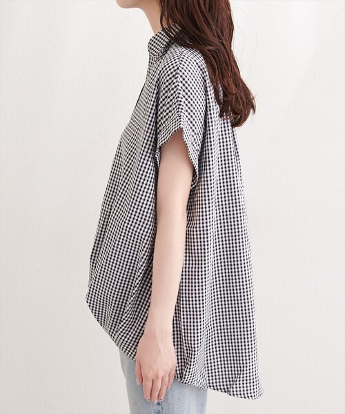 natural couture(ナチュラルクチュール)の「ギンガムチェック半袖シャツブラウス(シャツ/ブラウス・レディース・ネイビー/ベージュ/ブラック・MEDIUM)」の11枚目の写真