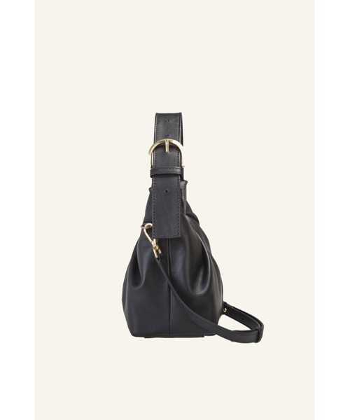 Maison Kitsune(メゾンキツネ)の「BLOOM BAG(ショルダーバッグ・メンズ・ブラック・U)」の4枚目の写真