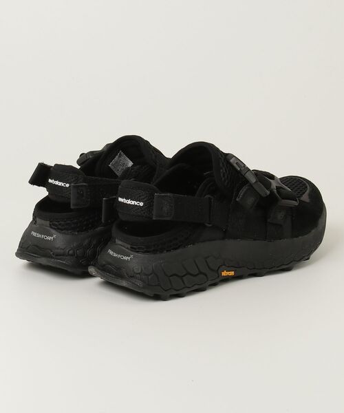 NEW BALANCE(ニューバランス)の「Fresh Foam X Hierro Sandal(サンダル・メンズ・グレー/ブラック・29.0cm/23.0cm/28.0cm/27.5cm/27.0cm/26.5cm/26.0cm/25.5cm/25.0cm/24.5cm/24.0cm/23.5cm/28.5cm/30.0cm)」の4枚目の写真