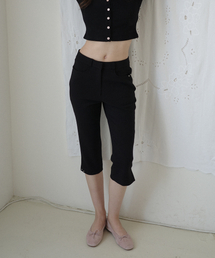 SALON DE YOHN（サロンドヨーン）の「Studded Capri Pants_ Black（その他パンツ）」