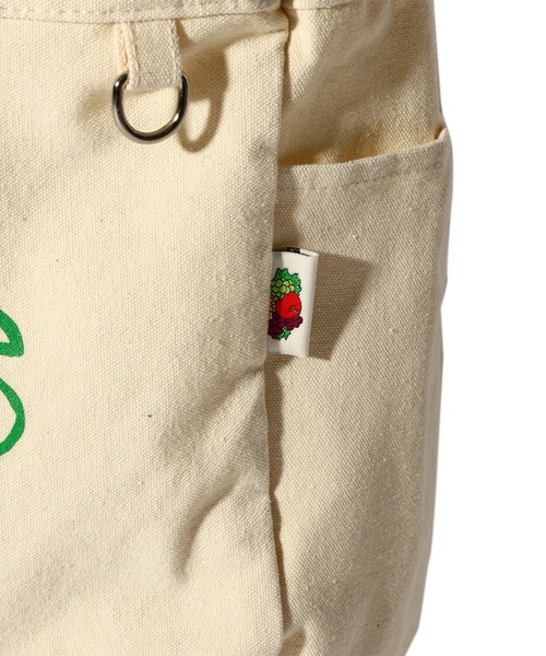 FRUIT OF THE LOOM(フルーツオブザルーム)の「BG SUNNY MART NEWS PAPER BAG(ショルダーバッグ・メンズ・ホワイト・FREE)」の7枚目の写真
