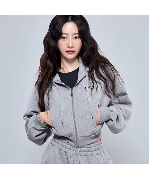 PHYSICAL GARMENTS（フィジカルガーメンツ）の「P5058 切り替えライン クロップフードジップアップ[3色]（ジャージ・レディース・グレー/ブラック/ブラウン・FREE）」の2枚目の写真