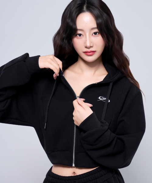 PHYSICAL GARMENTS（フィジカルガーメンツ）の「P5058 切り替えライン クロップフードジップアップ[3色]（ジャージ・レディース・グレー/ブラック/ブラウン・FREE）」の4枚目の写真