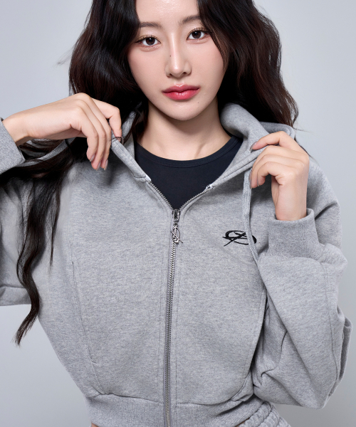 PHYSICAL GARMENTS（フィジカルガーメンツ）の「P5058 切り替えライン クロップフードジップアップ[3色]（ジャージ・レディース・グレー/ブラック/ブラウン・FREE）」の5枚目の写真