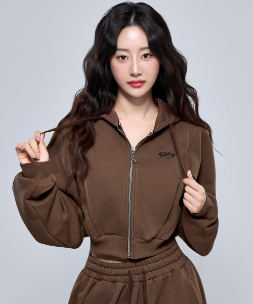 PHYSICAL GARMENTS（フィジカルガーメンツ）の「P5058 切り替えライン クロップフードジップアップ[3色]（ジャージ・レディース・グレー/ブラック/ブラウン・FREE）」の7枚目の写真