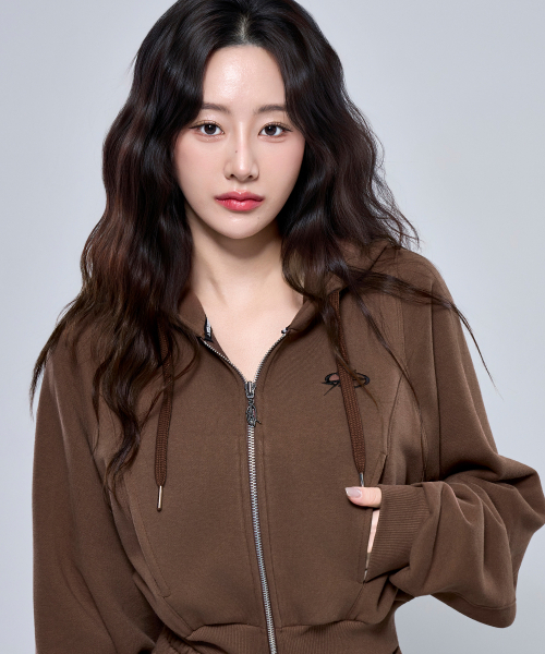 PHYSICAL GARMENTS（フィジカルガーメンツ）の「P5058 切り替えライン クロップフードジップアップ[3色]（ジャージ・レディース・グレー/ブラック/ブラウン・FREE）」の8枚目の写真
